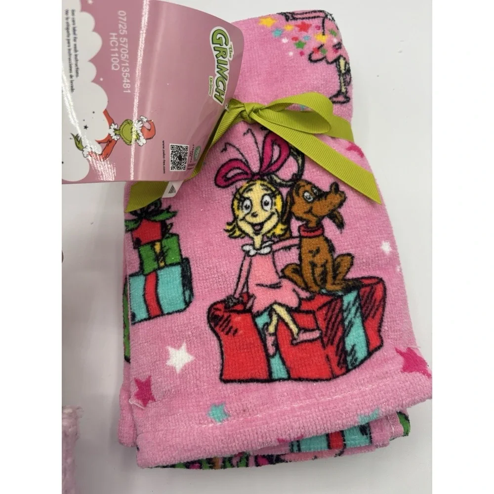 Dr‎ Seuss The Grinch Pink Christmas Hand Towels Cotton Cindy Lou Max NWT